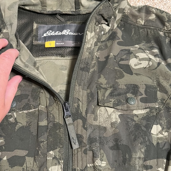 Woman’s Eddie Bauer Atlas Jacket camouflage size small new without tags - Picture 3 of 4